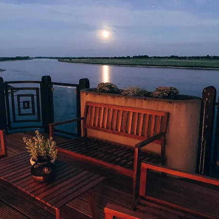 Rheinloft 3 - Grosse Giebelwohnung Mit Dachterrassen An Der Rheinpromenade Apartamento *