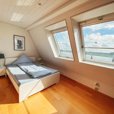 Appartement Rheinloft 3 - Grosse Giebelwohnung Mit Dachterrassen An Der Rheinpromenade *