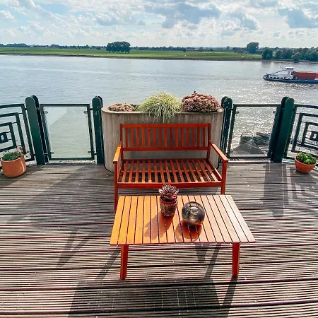 Rheinloft 3 - Grosse Giebelwohnung Mit Dachterrassen An Der Rheinpromenade