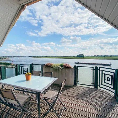 Rheinloft 3 - Grosse Giebelwohnung Mit Dachterrassen An Der Rheinpromenade
