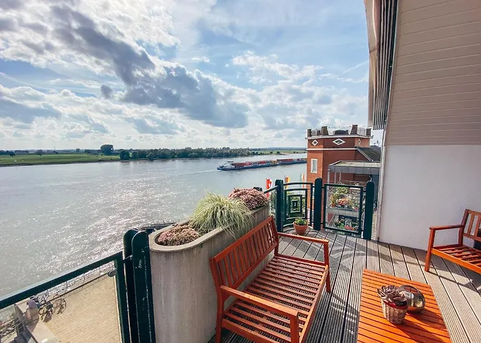 Appartement Rheinloft 3 - Grosse Giebelwohnung Mit Dachterrassen An Der Rheinpromenade