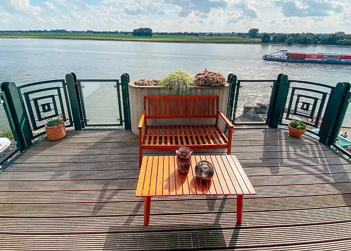 Rheinloft 3 - Grosse Giebelwohnung Mit Dachterrassen An Der Rheinpromenade