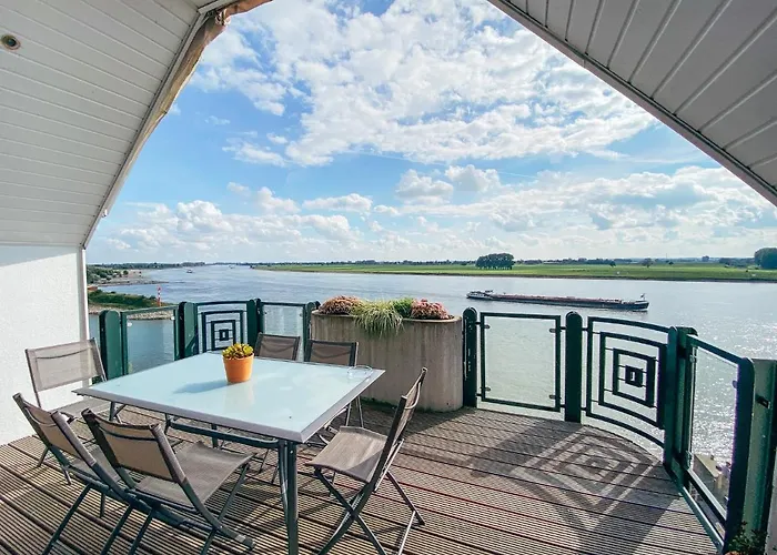 Rheinloft 3 - Grosse Giebelwohnung Mit Dachterrassen An Der Rheinpromenade